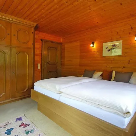 Holiday House, Dien Дом отдыха